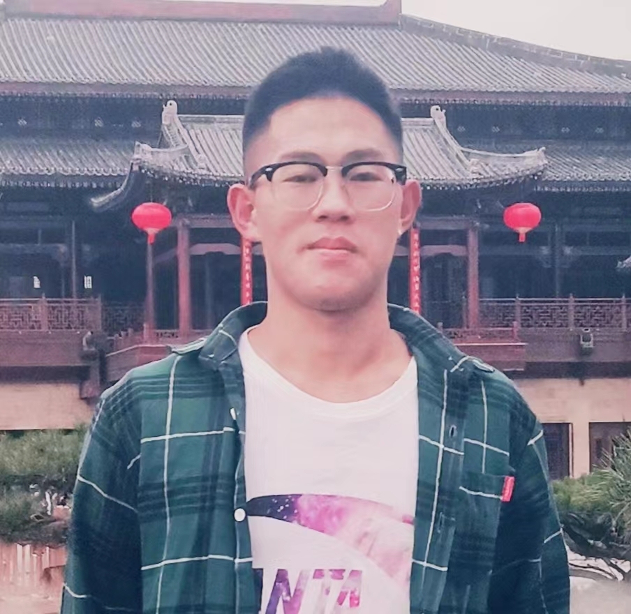 青年诗人丨吉克有古:反复翻阅一首有着生命的交响乐曲