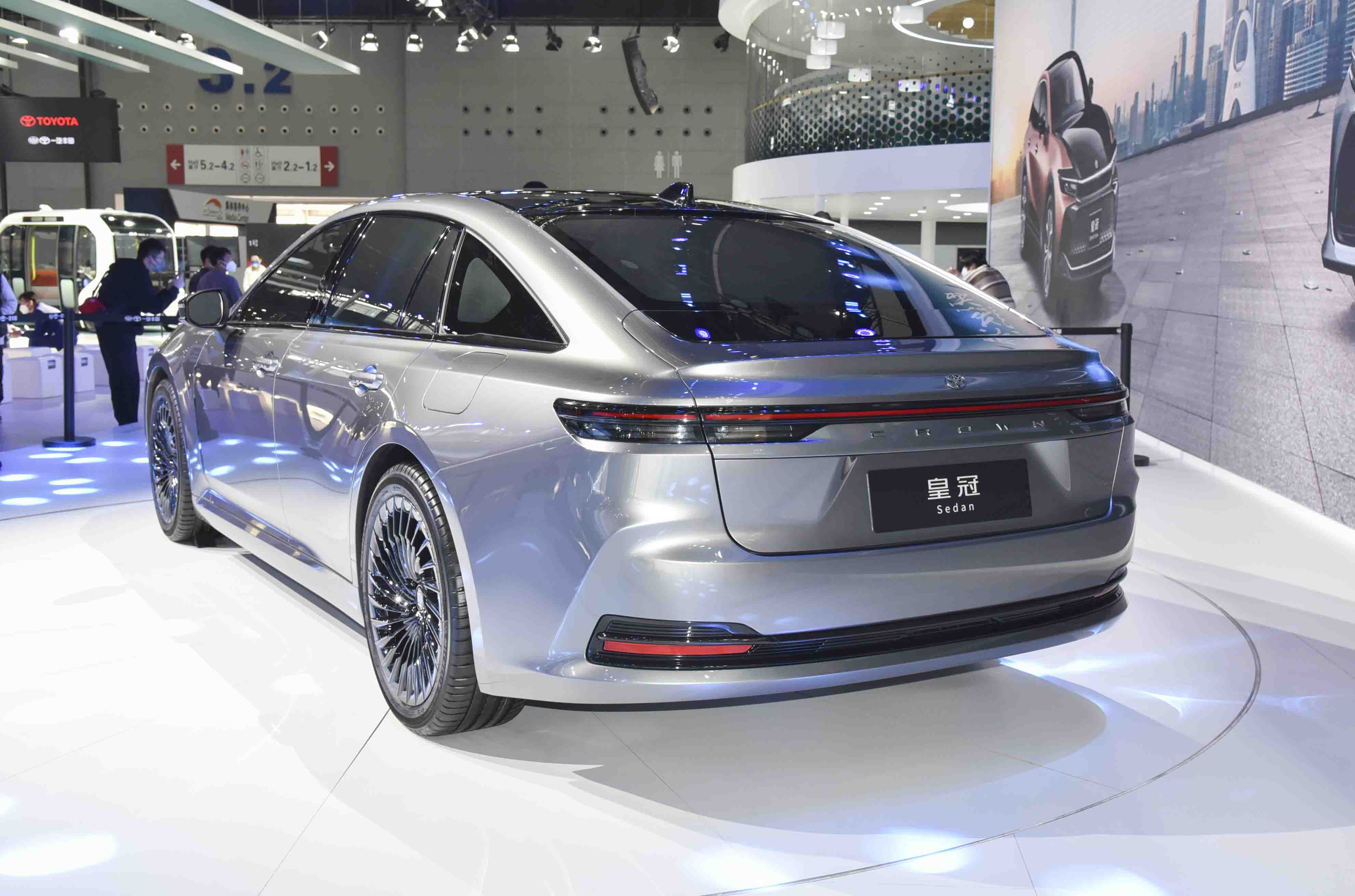 新车有料|丰田皇冠sedan正式亮相,还是曾经的皇冠吗?