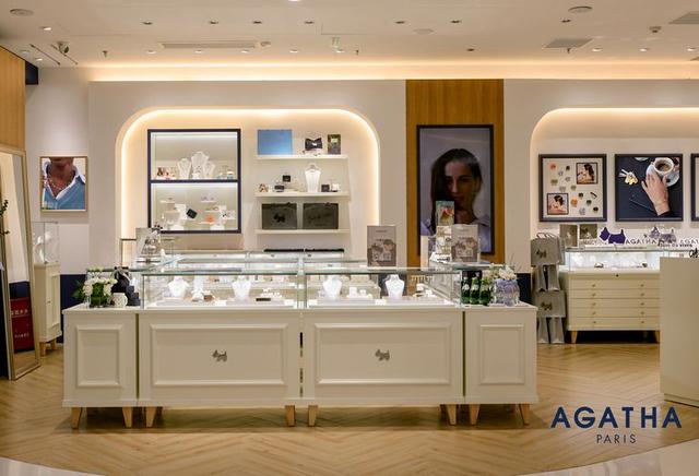 agatha瑷嘉莎全球首家法式生活方式形象店于上海璀璨启幕