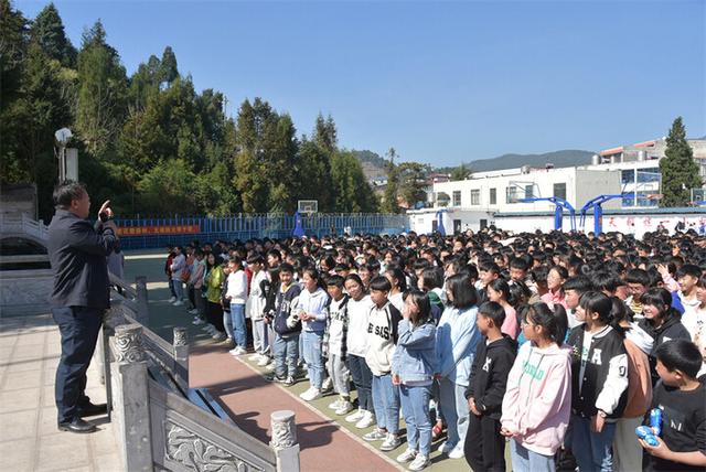 携手共进,共同防疫——富源县墨红镇中学组织开展疫情防控主题教育