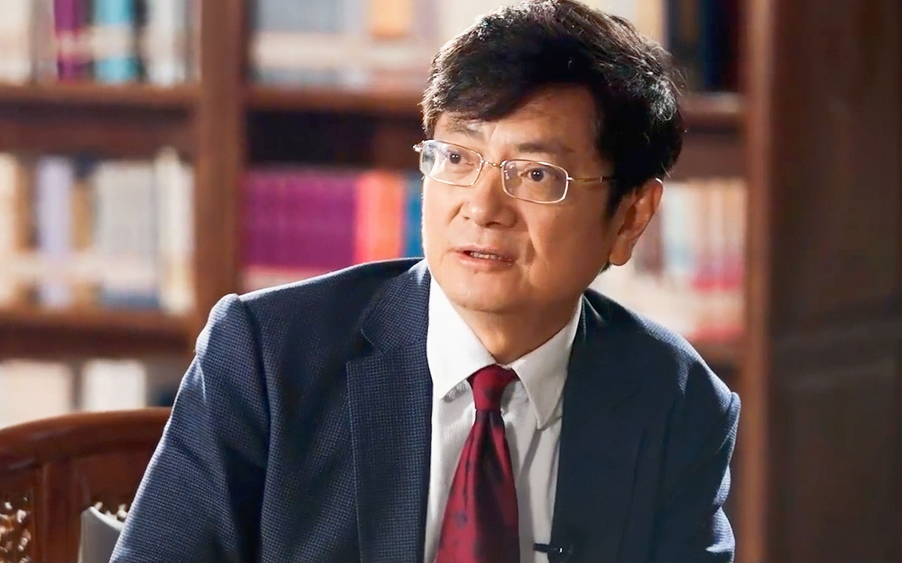 新校区6年未搬迁,郑强仅用一招说服了众人.网友:强哥霸气!