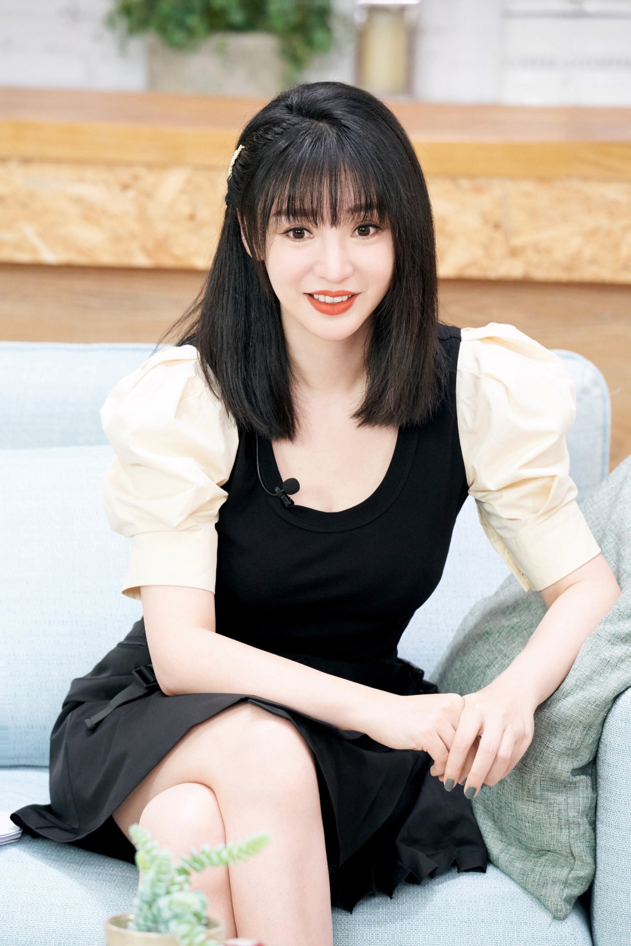 腾讯视频《让生活好看》鼓励独居青年为自己"充电" 郑爽亲自处理合同