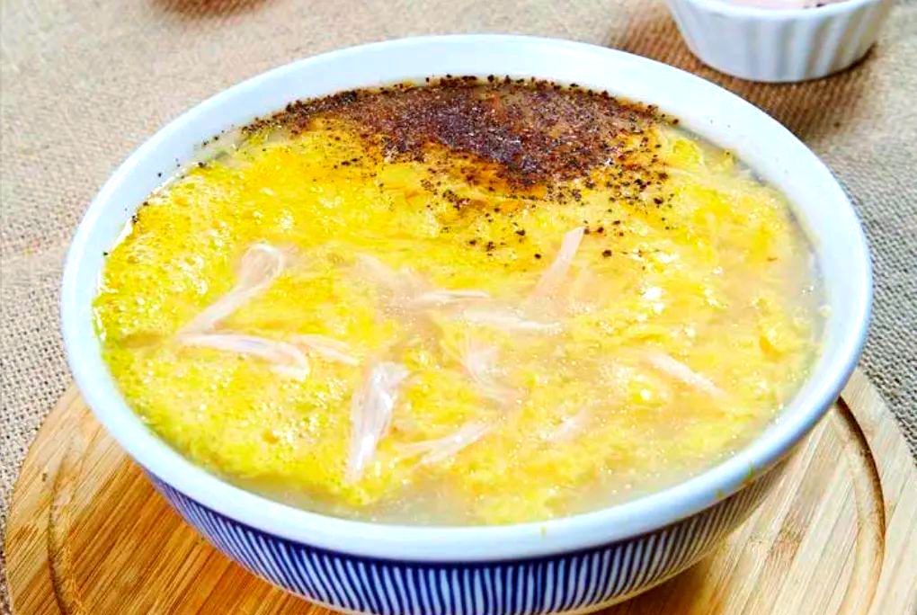 sa汤,这道蒙城独有的风味小吃,与油酥烧饼堪称绝配