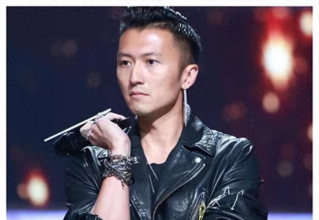 曾与谢霆锋谈姐弟恋分手后患抑郁!