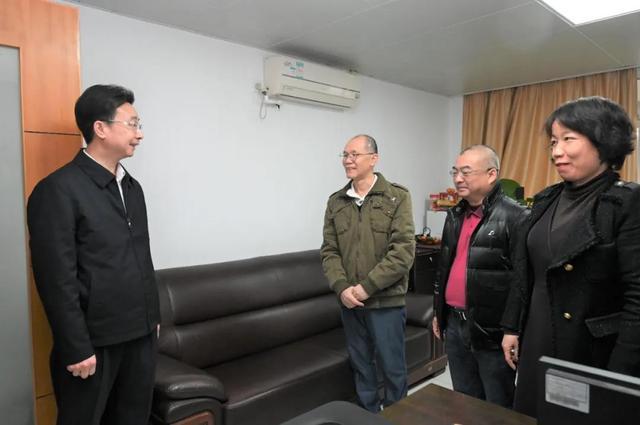 开工大吉!市政协领导张元醒看望慰问机关干部职工