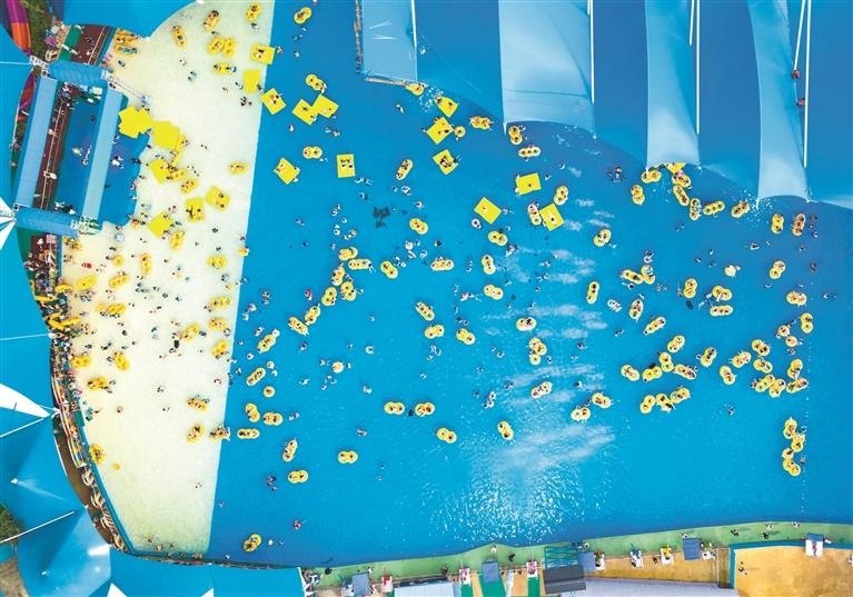 游泳池 "下饺子"