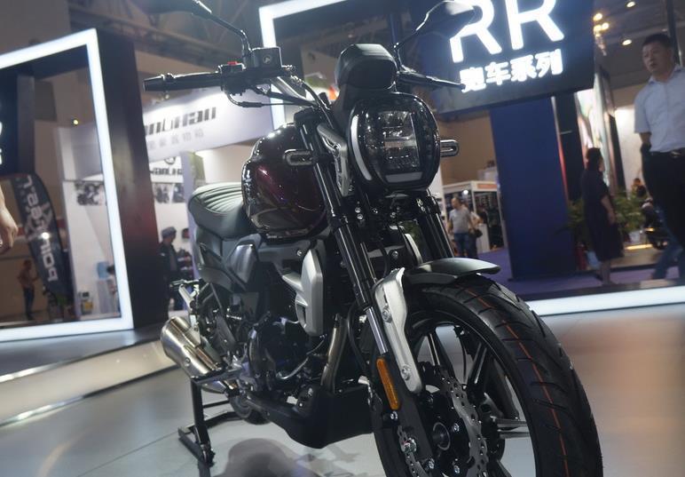 无极又一厚道王!颜值彰显档次,单缸风冷233cc,1.5万贵吗