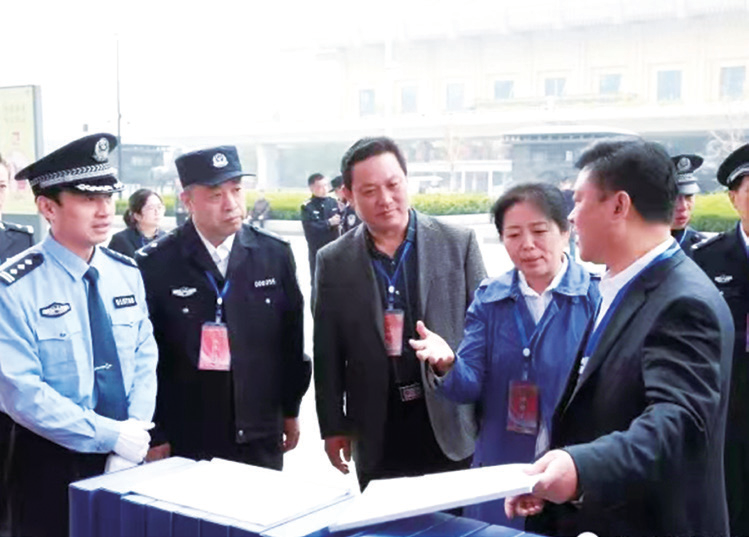 济南民警曲鹏荣获"全国先进工作者"称号!