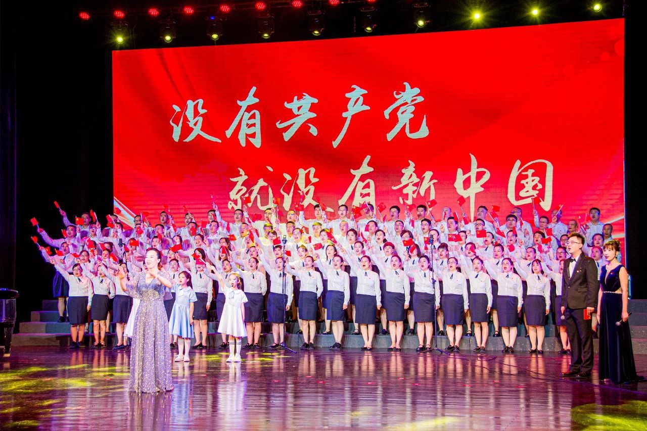 最美歌声献给党!桥东街道"七一"汇演唱响时代最强音