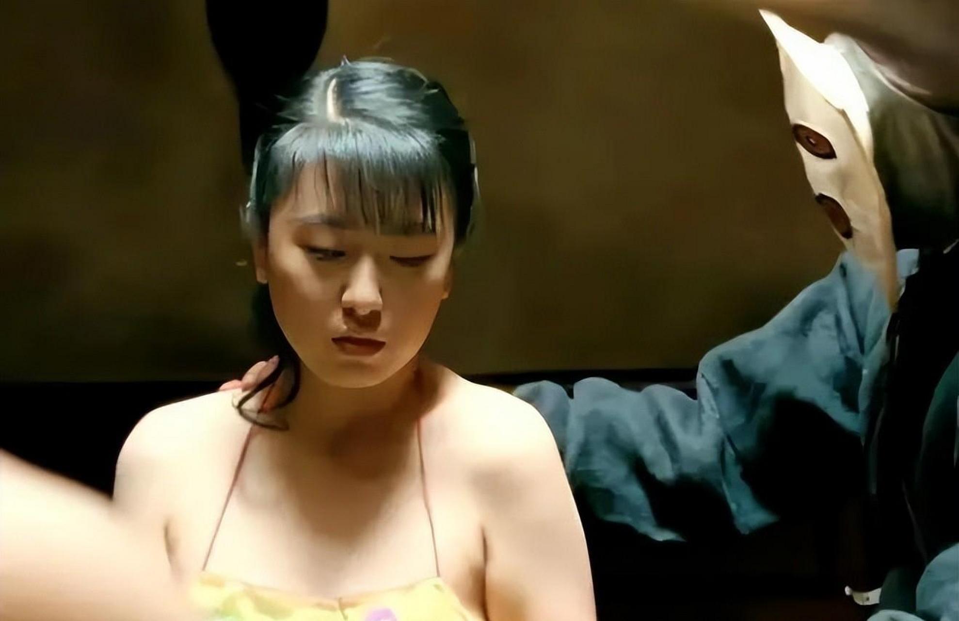 13年前,《让子弹飞》中一脱成名的赵铭,如今36岁怎样了?