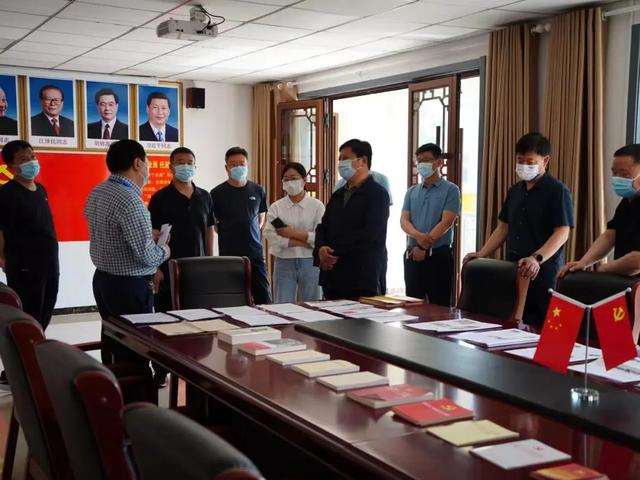 邯郸市临漳县委常委,组织部部长刘海波一行到永不分梨公司调研企业
