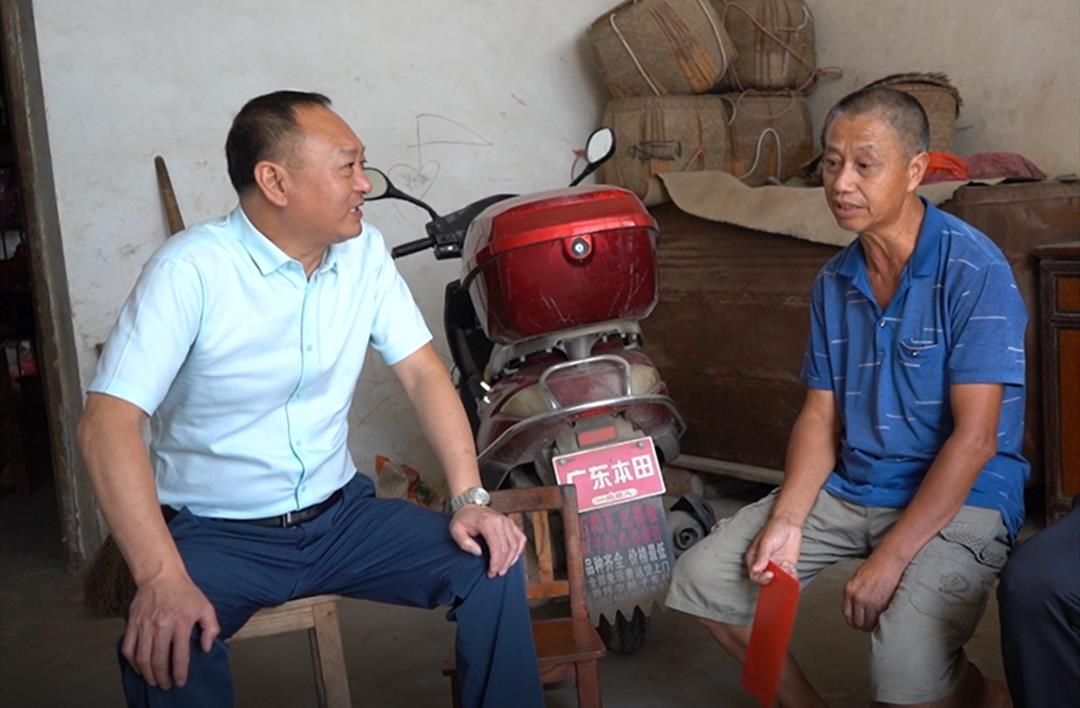 李劲涛深入新圩江镇走访慰问退伍军人