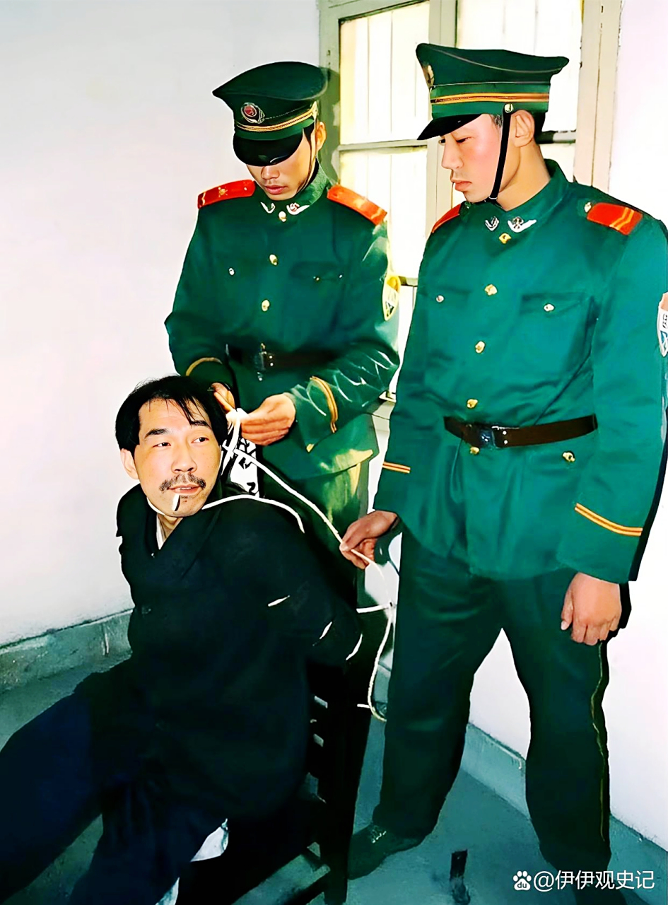 1999年,法子英的照片被带到刑场执行死刑.