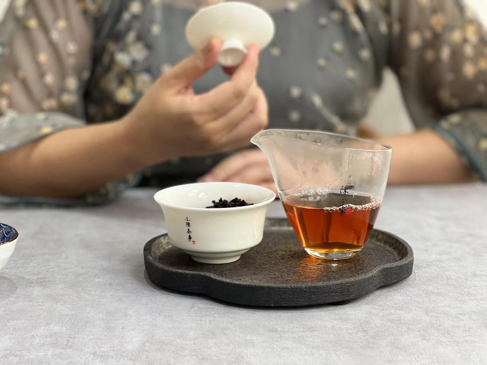 4个步骤,教你喝茶闻香的正确方法,简单易学,新手也能看懂