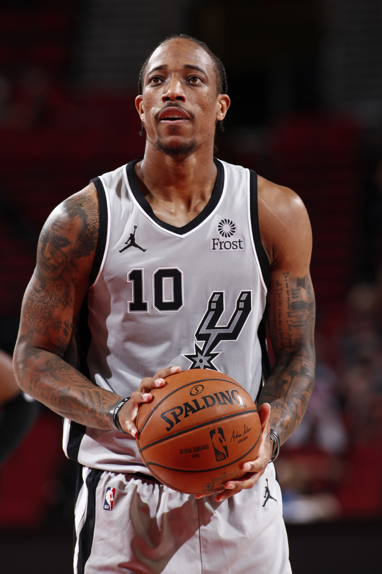 再见圣安东尼奥!德罗赞发文致谢马刺:你们是nba最棒的团队!