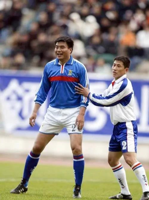 1994,广州太阳神～胡志军～17球1995,上海申花～范志毅