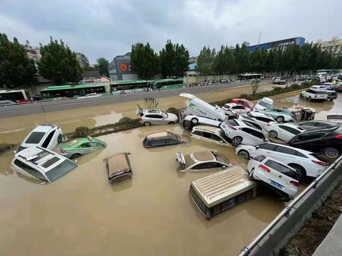 郑州水淹车上演变身记:二手车相关标准缺失,隐秘产业链浮出水面