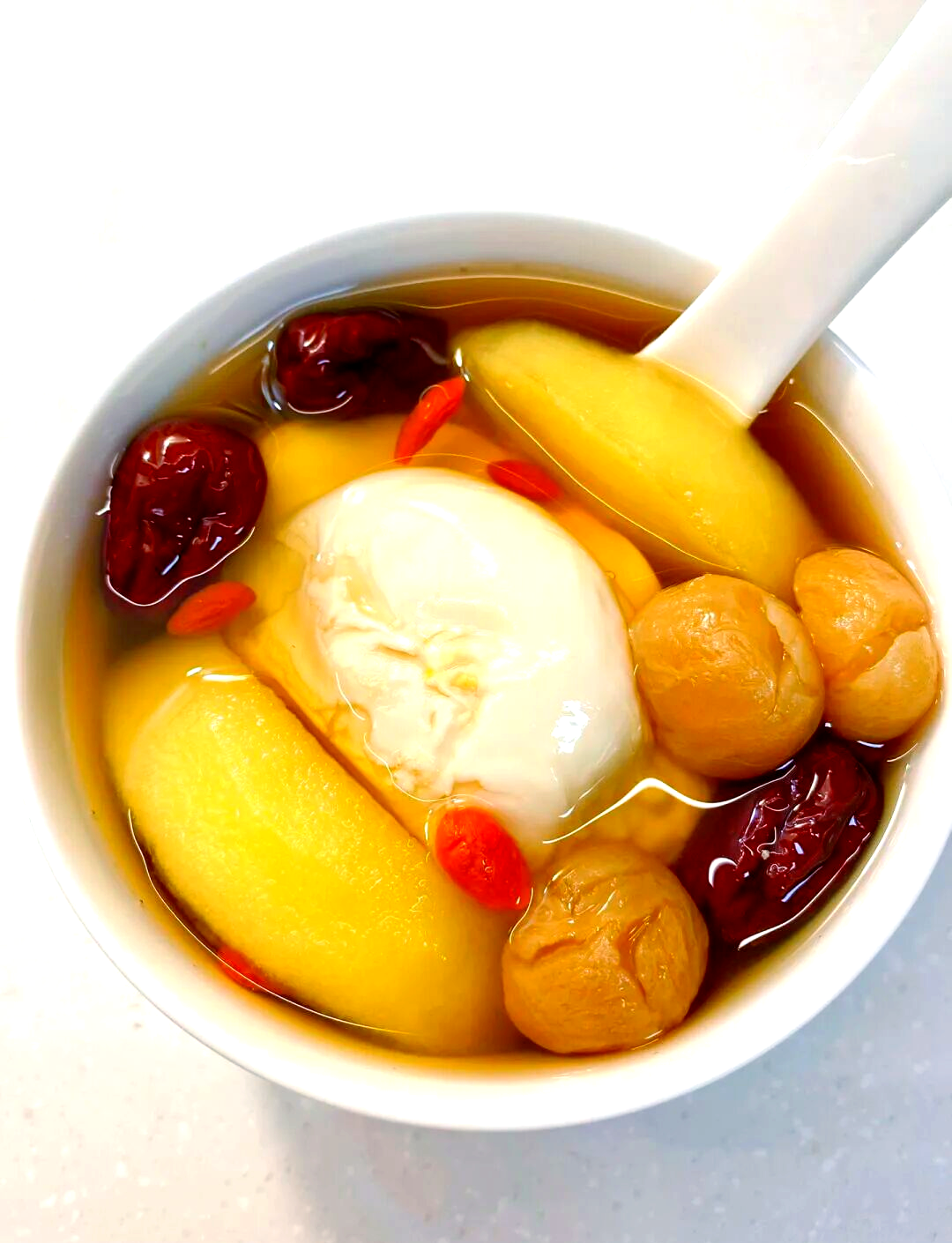 苹果桂圆红枣汤:健康美容的绝佳选择