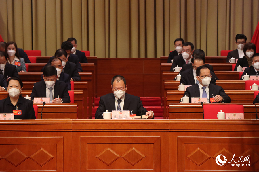 泉州市政协十三届二次会议开幕 肖汉辉作工作报告