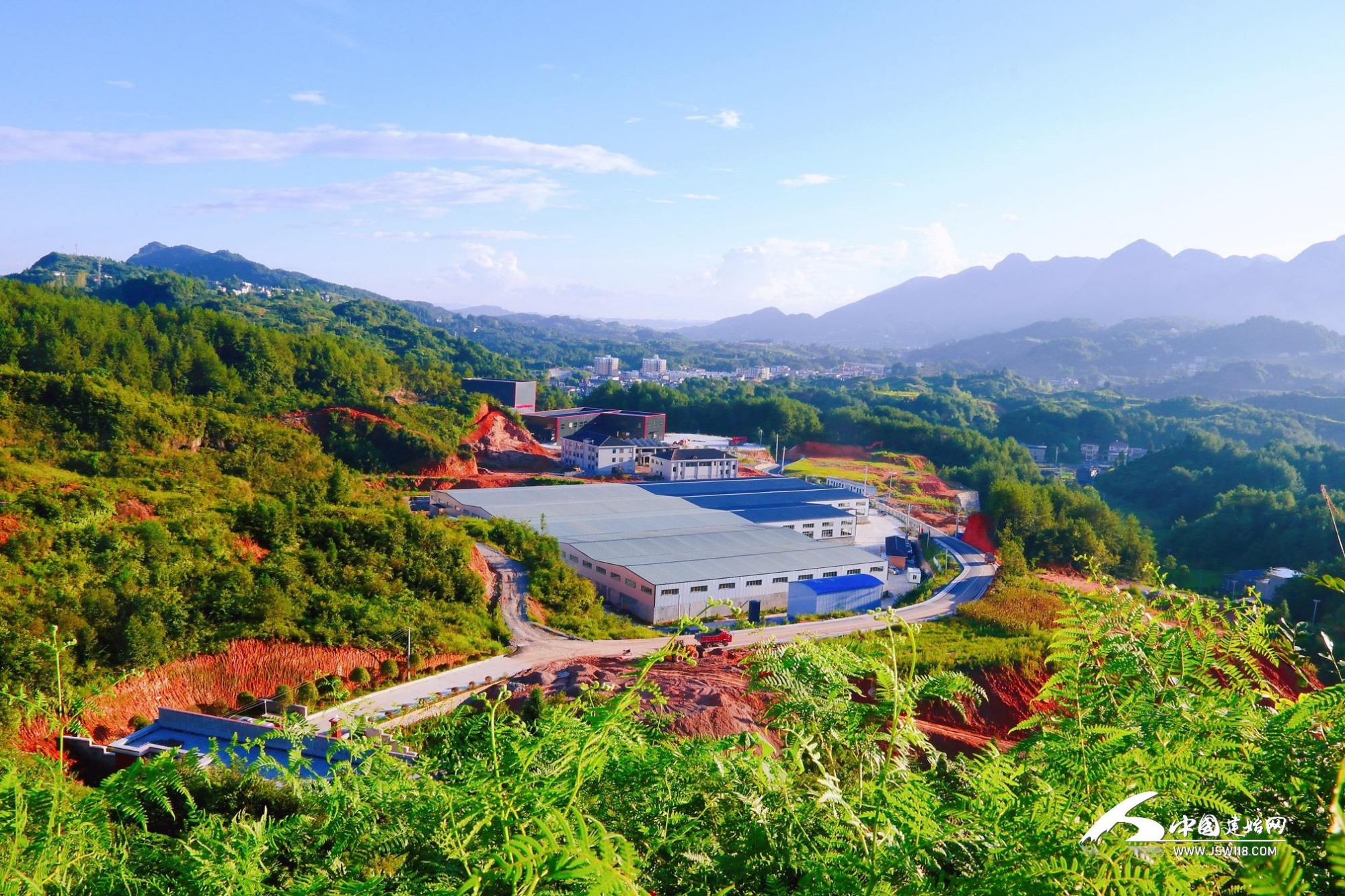 长梁镇工业园区:一幅如花似锦的画卷