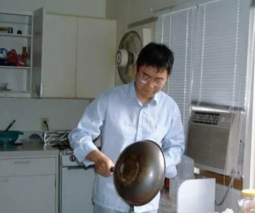 清华才女陈丹蕾,枪杀丈夫后与尸体同眠7天,她是高智商低情商吗