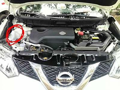 日产轩逸防冻液在哪个位置?