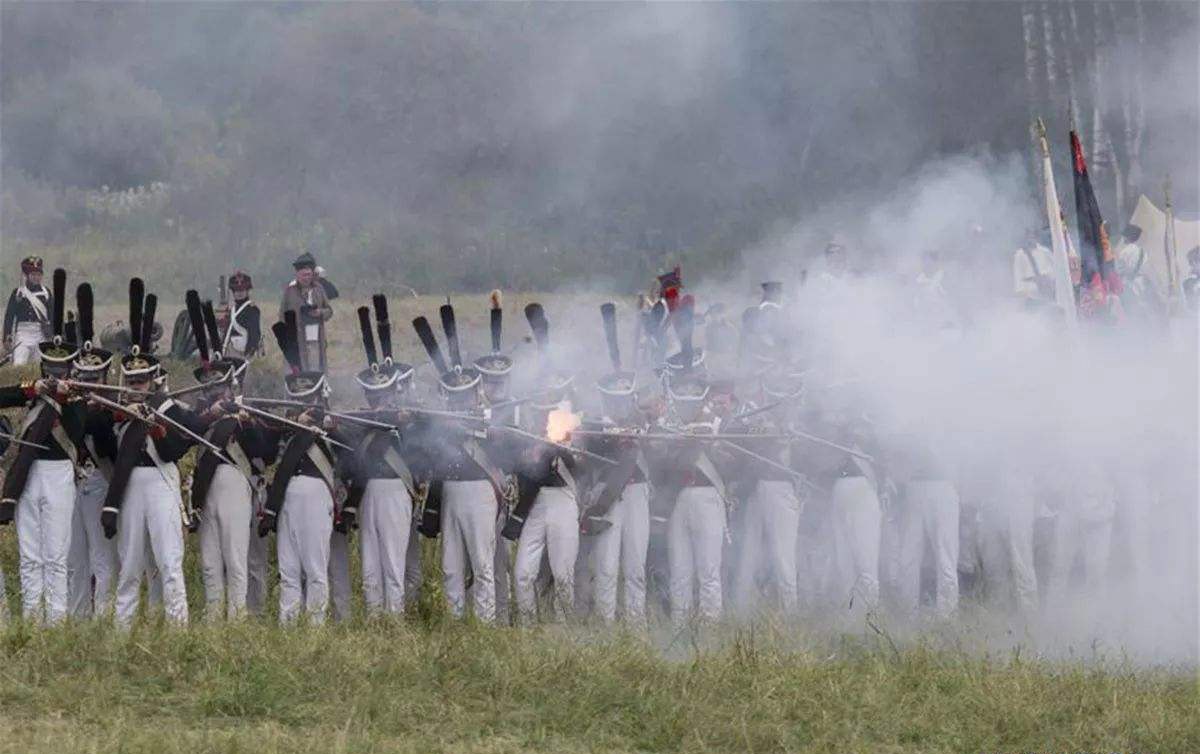 莫卧儿帝国的崩溃,法国人是如何被英国赶走,印度如何被英国蚕食