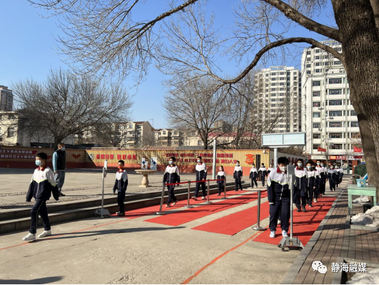 静海区实验中学校长张文伟说:"这次演练进一步提高了师生对疫情防控的