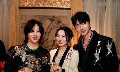 王红权星拜师国画大师崔如琢,各路大咖齐见证,现场气派又正式