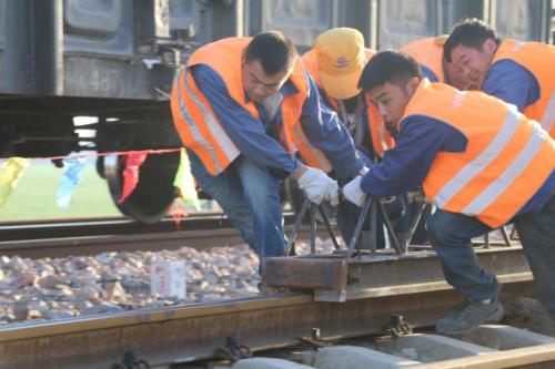 做好邯黄铁路设备维护,确保运输平稳畅通