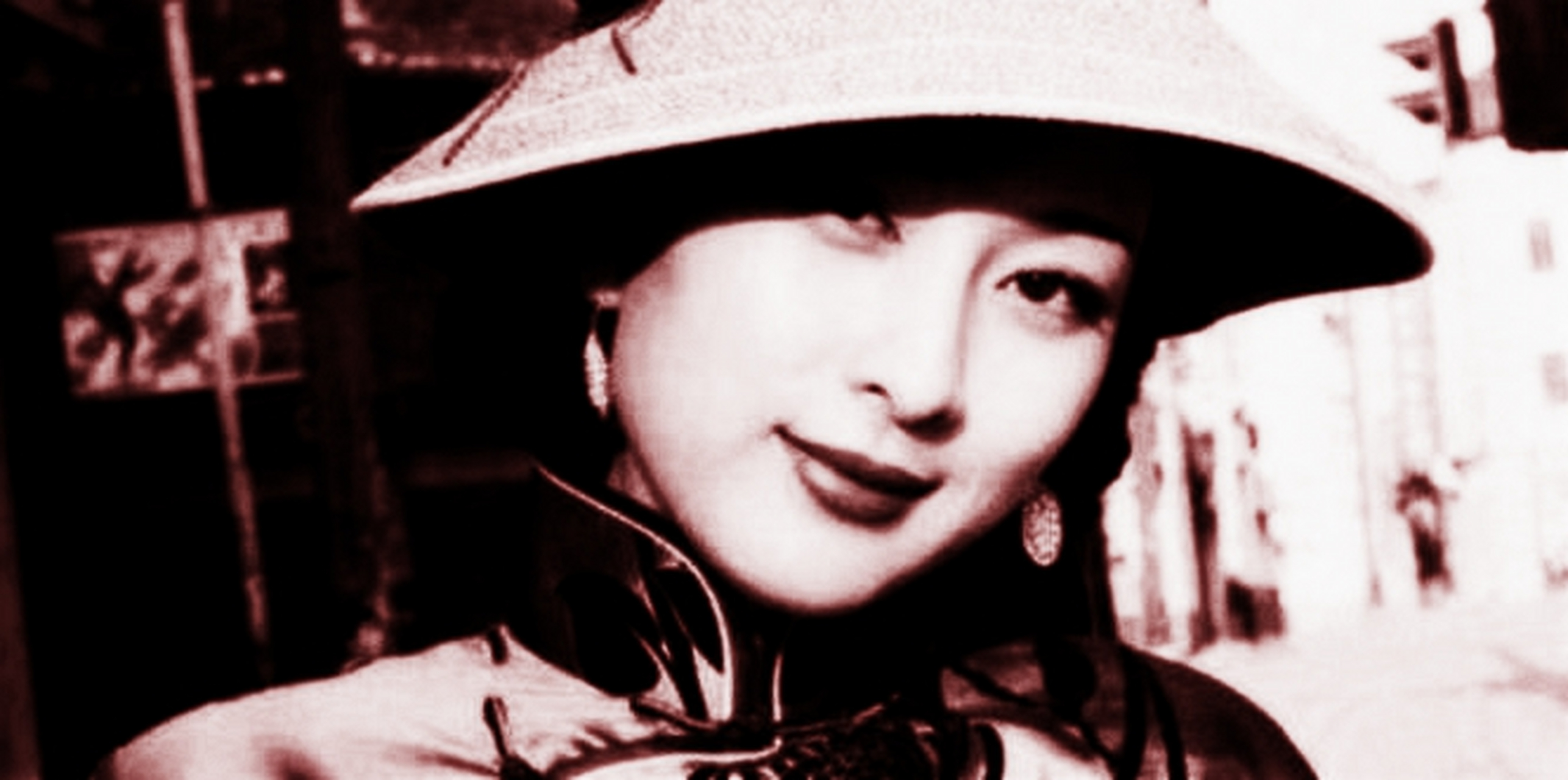 " 据报道,日本官员已经获得了叶吉卿与李士群的楚林孙通奸的证据