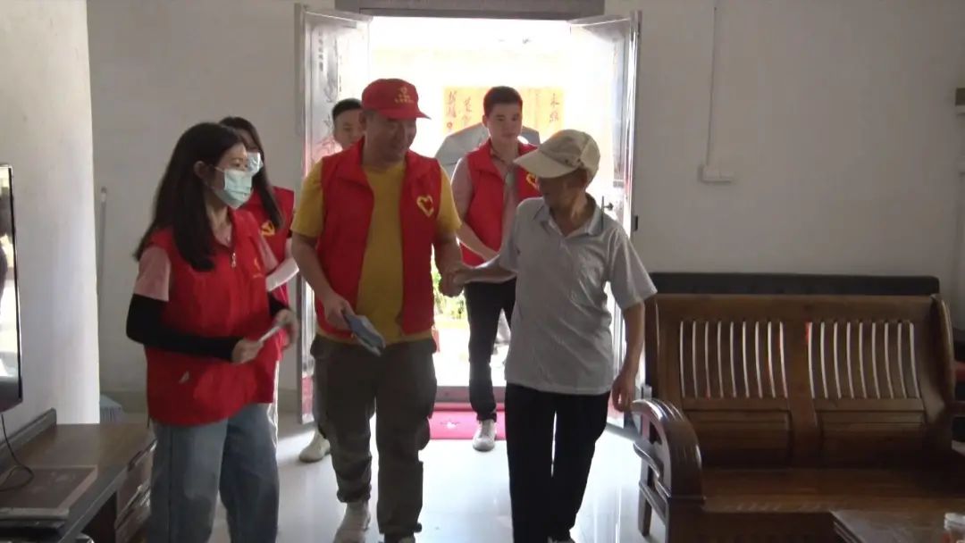 海丰电视台专访可塘镇党委书记 陈若龙