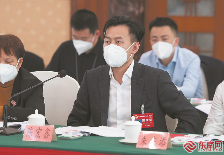 省人大代表陈宏鑫:建议鼓励优先采购老区,山区的特色农产品作为节日