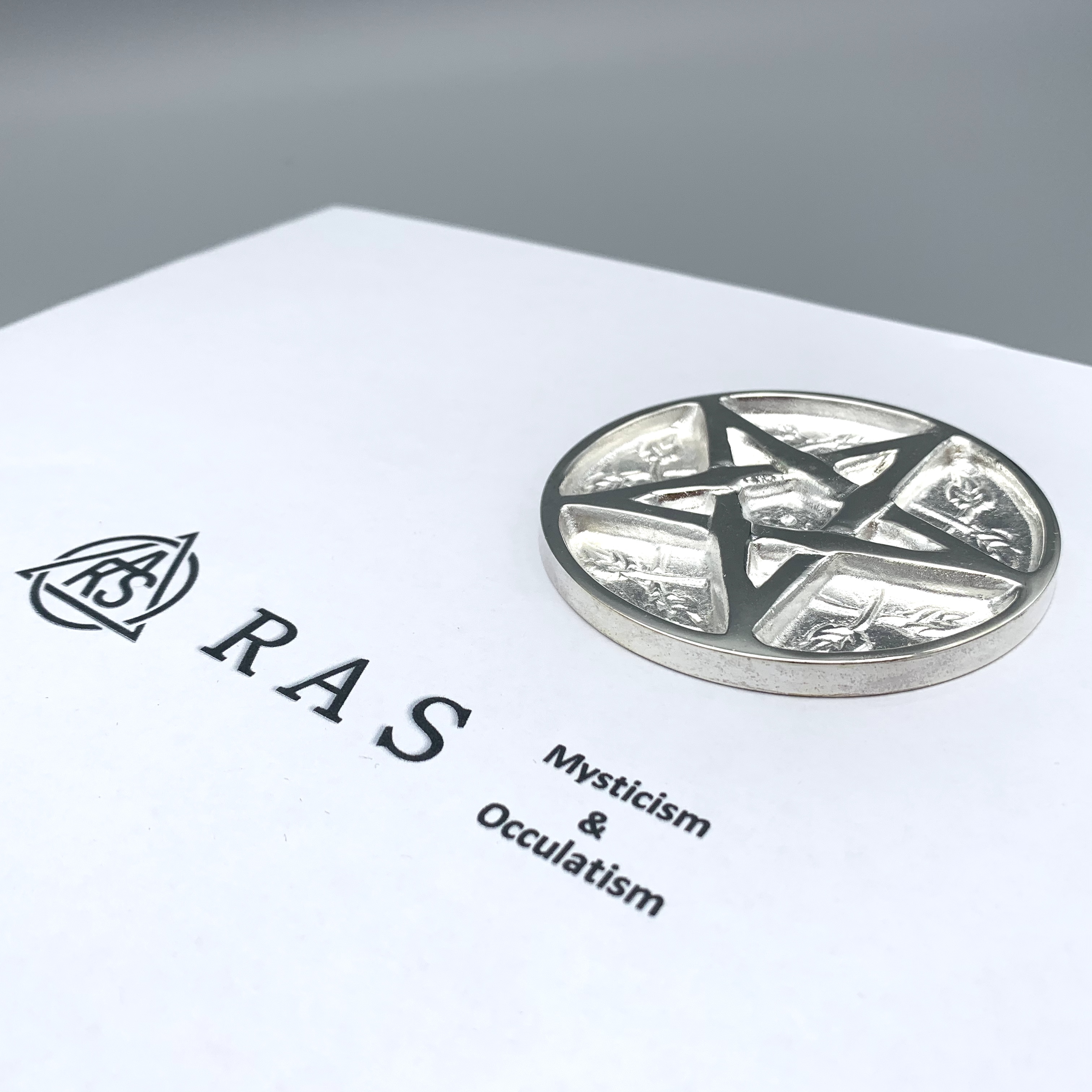 零基础学塔罗丨什么是塔罗牌中的四元素——土元素星币