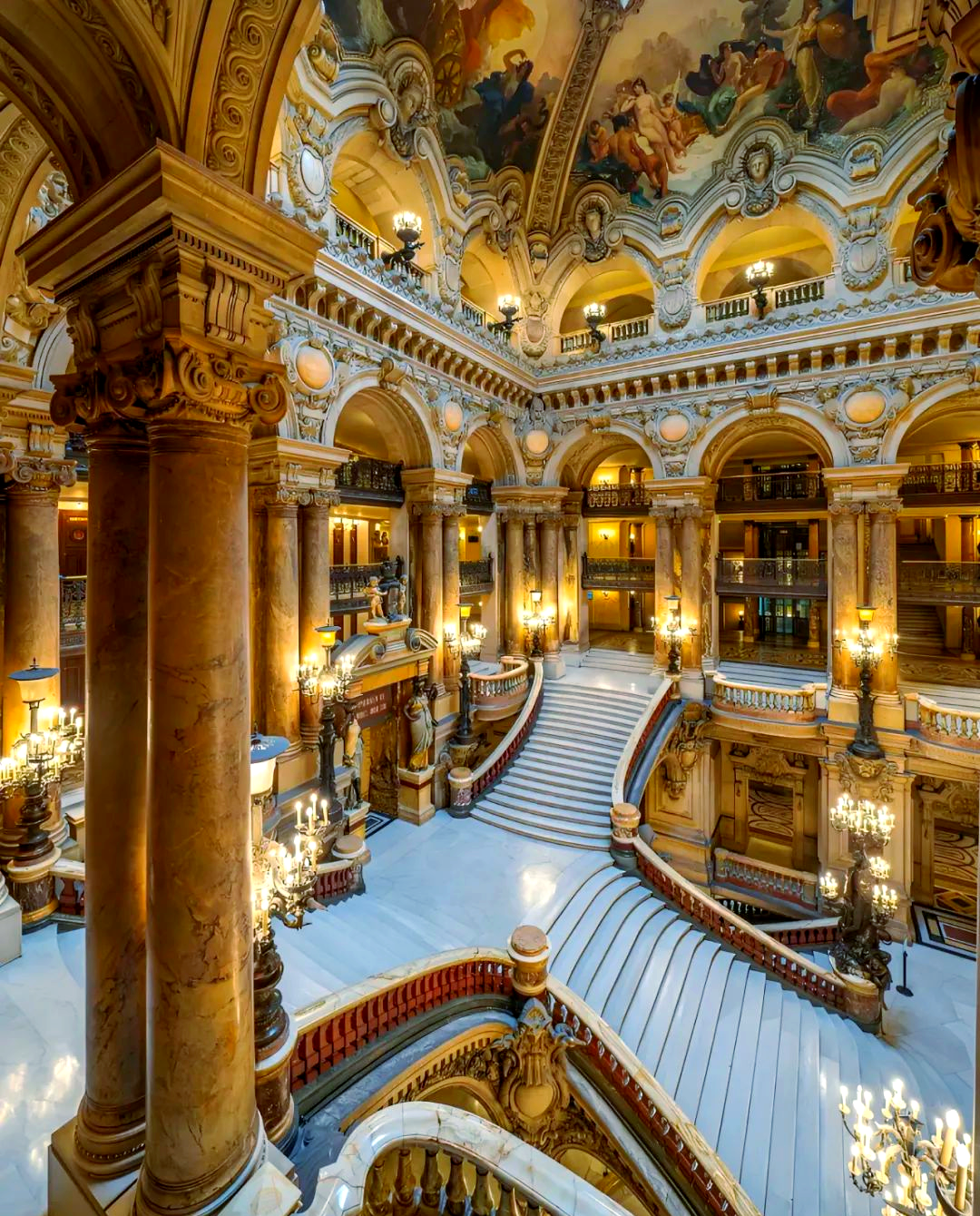 川普大厦与海湖庄园:奢华建筑背后的故事