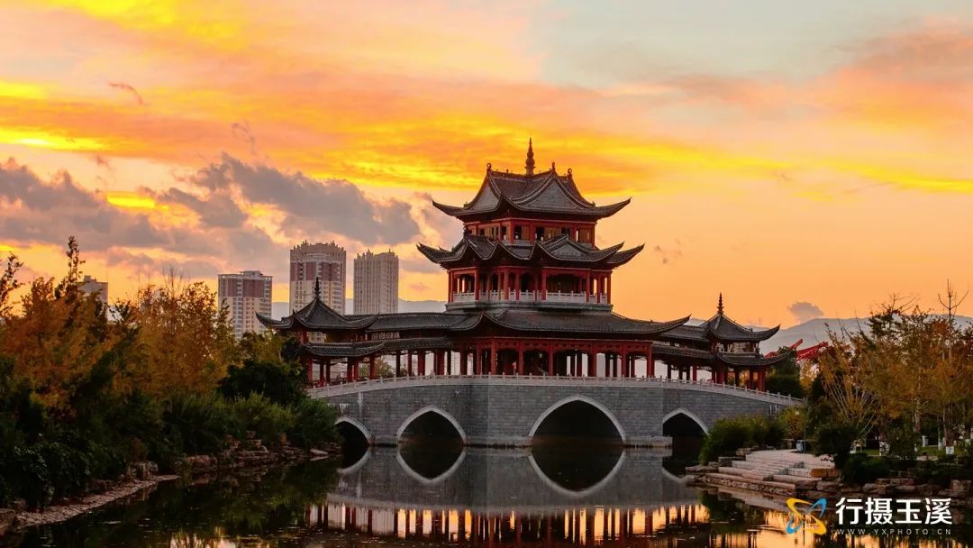 晚霞中的兰溪桥  徐永健 摄