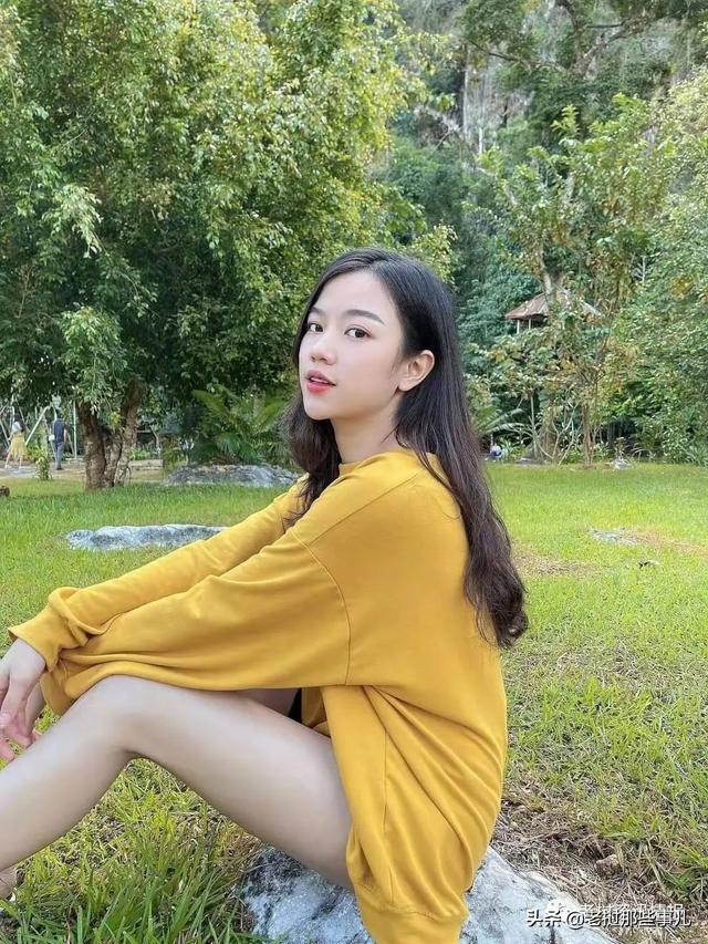 最近喜欢挖掘老挝素人美女,又美又励志