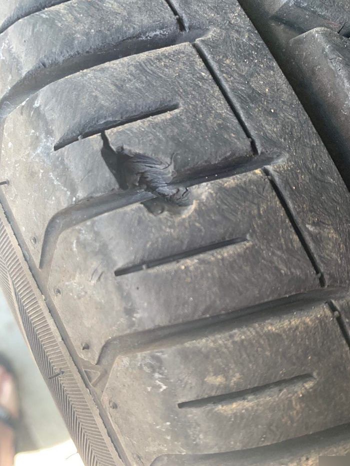 轮胎侧面磕掉一小块肉能开么