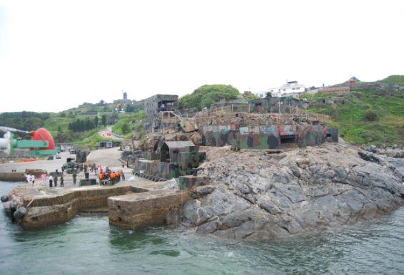 台湾省管辖范围之离岛中的离岛,与湄洲岛相隔仅18海里