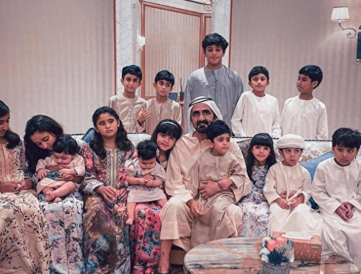 迪拜二王妃有手段,抢先为哈曼丹生下龙凤胎,保住一生荣华富贵