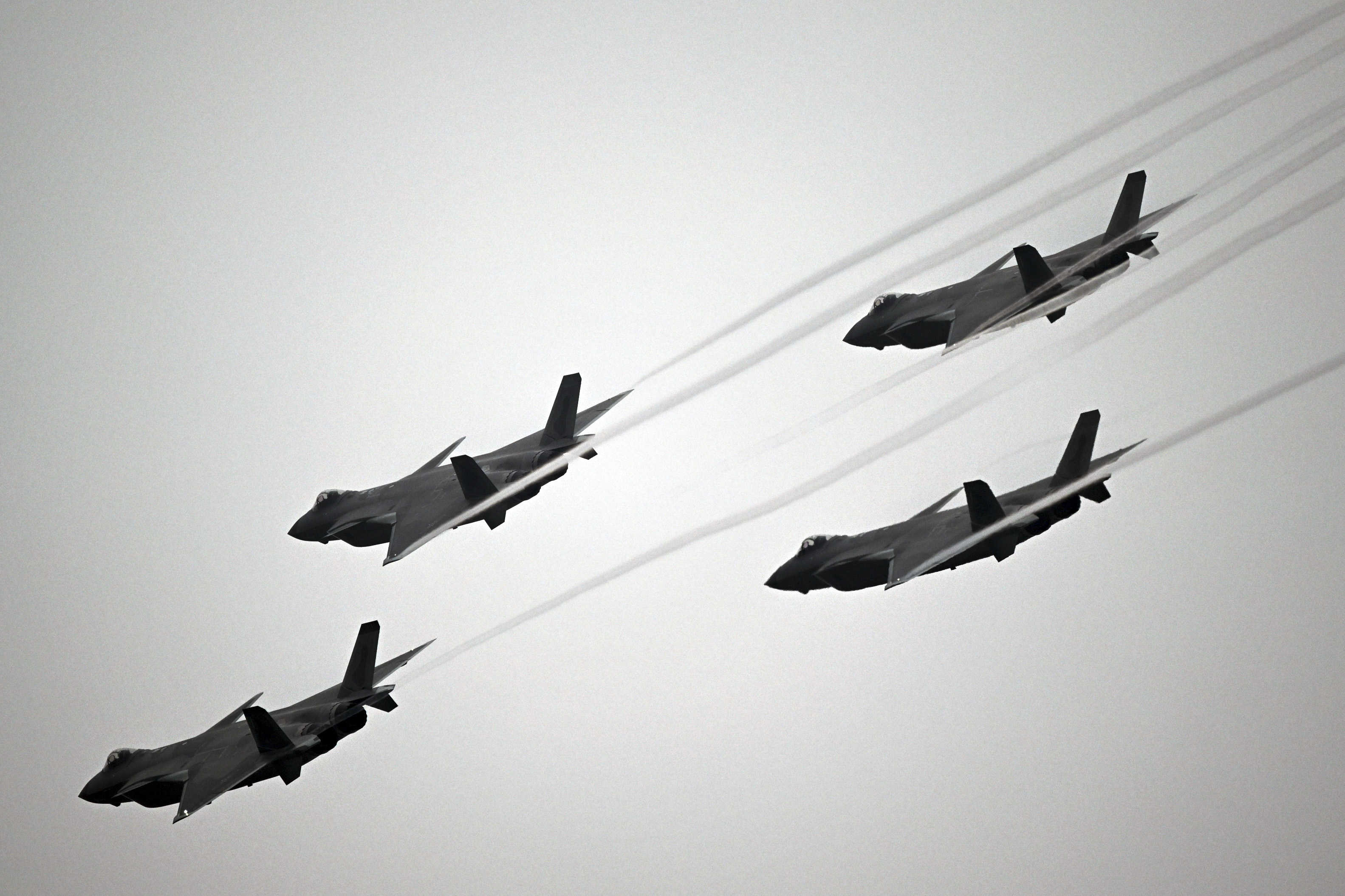 运油-20,歼-16,攻击-2无人机首次振翅中国航展——中国空军新闻发言人