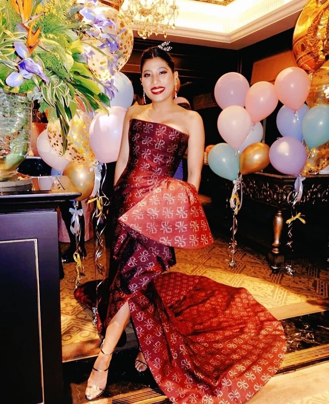 泰国小公主过35岁生日,红裙穿出名媛范儿!华裔富婆见了也要行礼