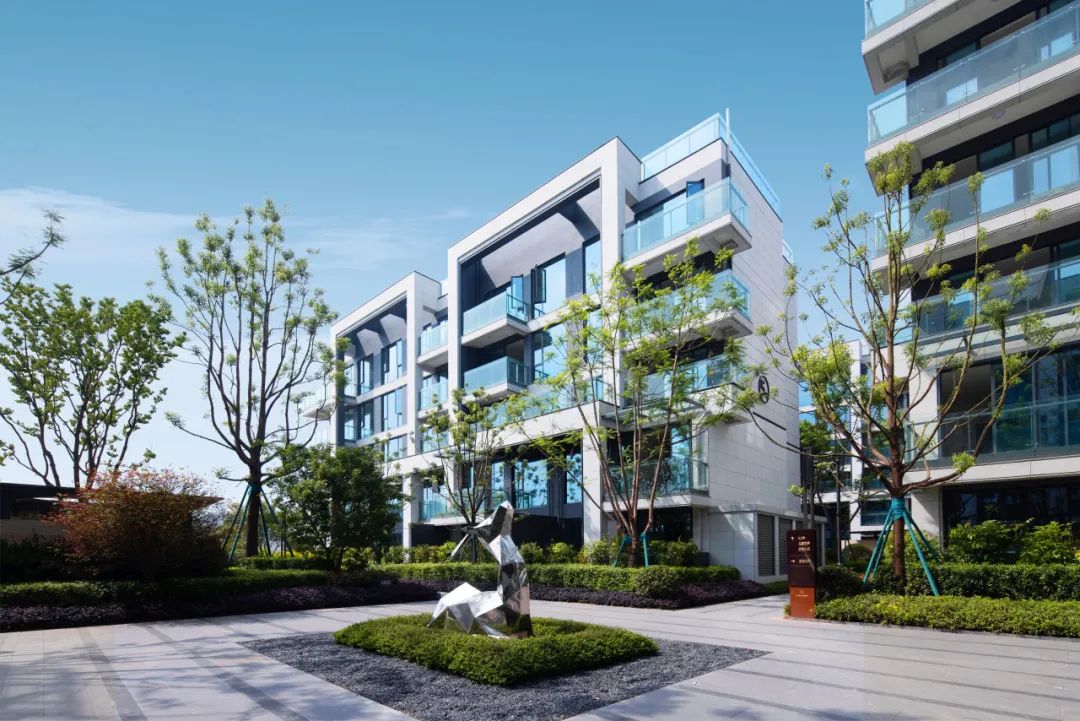 2万/㎡ 起总价308万/套起买入中央商务区地标 熔断热盘中海天府里再