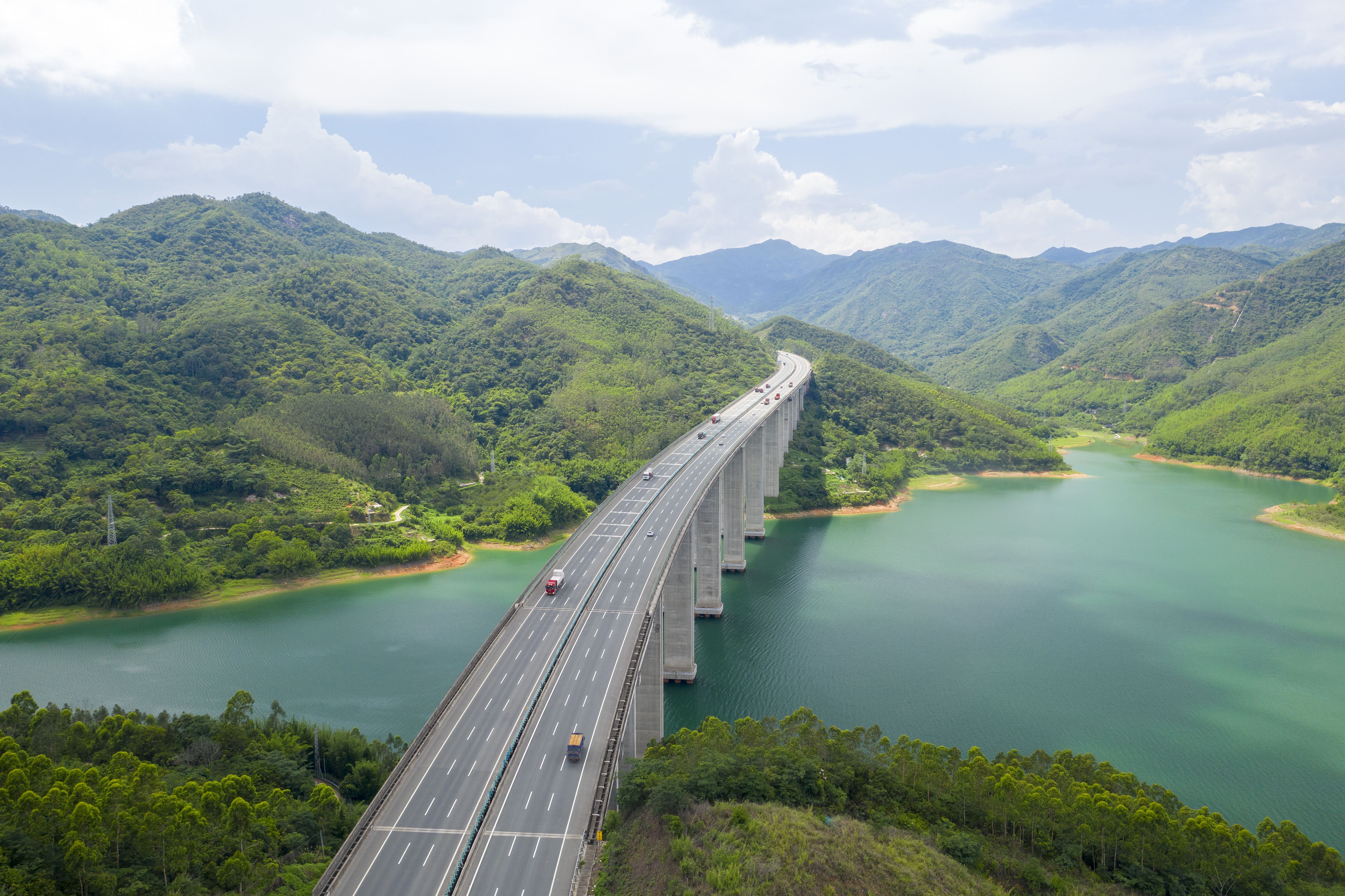 汕湛高速东线启动"安全文明精品示范路"创建活动