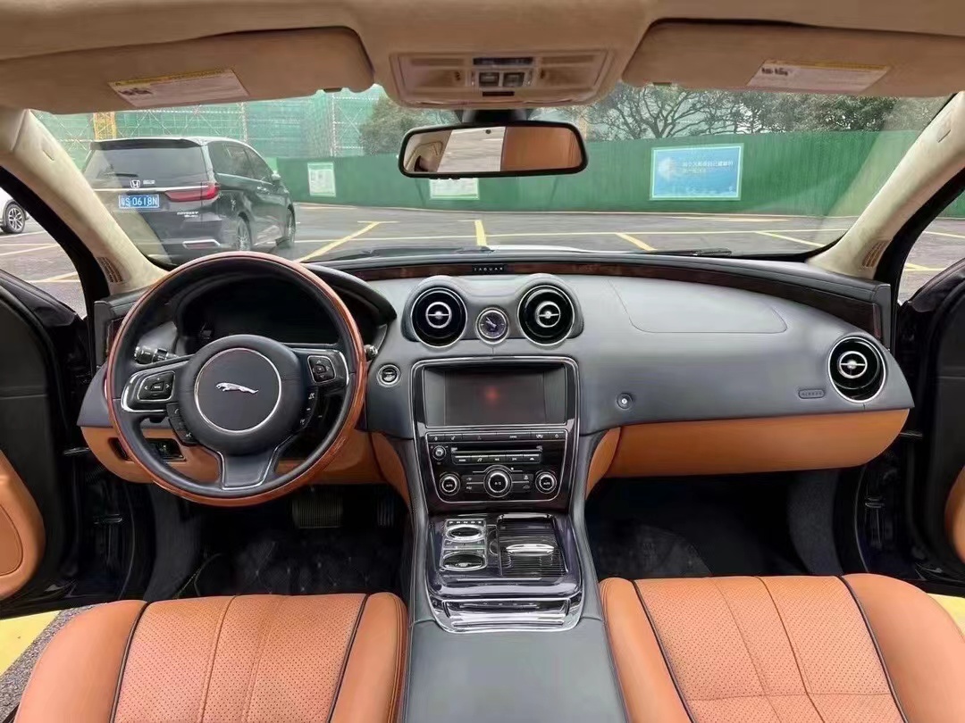 15款捷豹xjl5.0t全款12.8万,被世人堪称"暴走绅士的奢华灵魂"