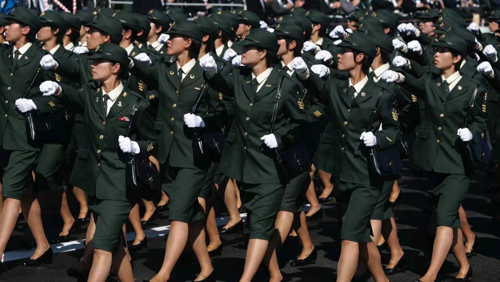 日本女兵为何穿裙子奔赴战场?其中原因令人不齿,令人愤怒