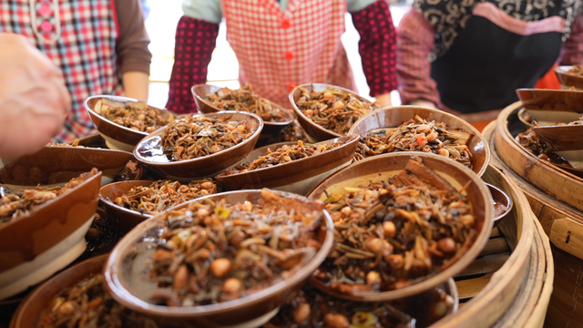 闹热!成都温江千人坝坝宴开席