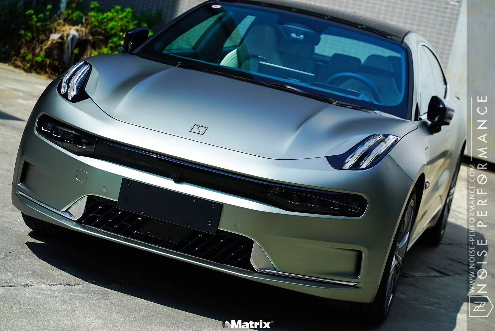 极氪001矩阵改色膜超哑灰绿,质感非你所想