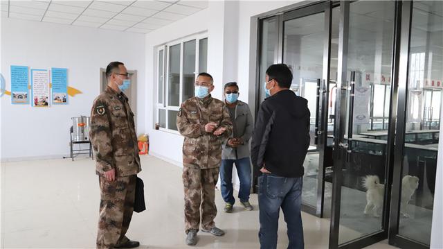 宁夏中卫市沙坡头区人武部深入鸣沙村调研助力乡村振兴