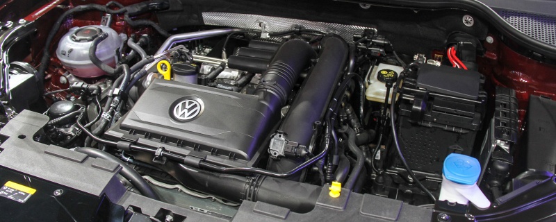 捷达车的发动机号在哪